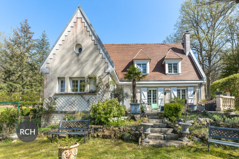 Photos du bien : Saint-Rémy-l’Honoré – Maison familiale de caractère dans un environnement boisé