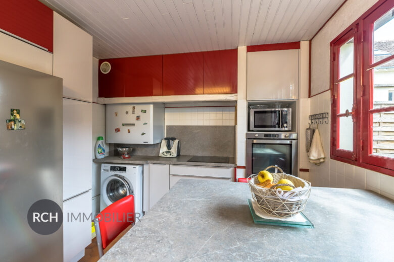 Photos du bien : Tacoignières – Jolie maison ancienne avec véranda et garage
