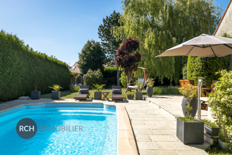 Photos du bien : Auteuil-le-Roi – Maison familiale avec piscine dans un environnement calme