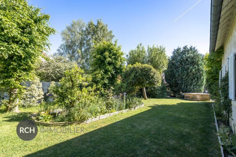 Photos du bien : Auteuil-le-Roi – Maison familiale avec piscine dans un environnement calme