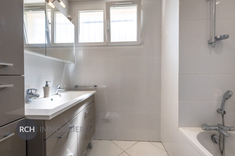 Photos du bien : Bourdonné – Maison entièrement rénovée avec vue dégagée