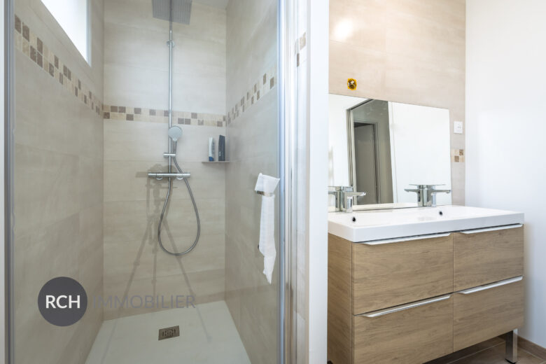 Photos du bien : Bourdonné – Maison entièrement rénovée avec vue dégagée