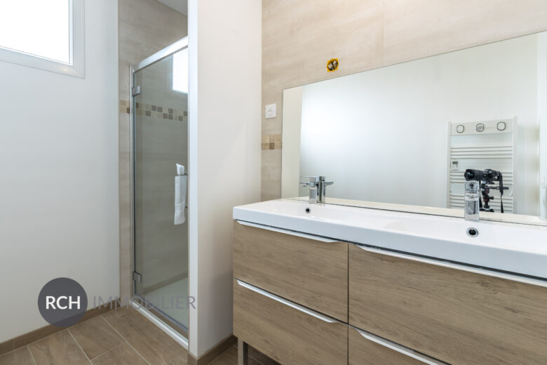 Photos du bien : Bourdonné – Maison entièrement rénovée avec vue dégagée