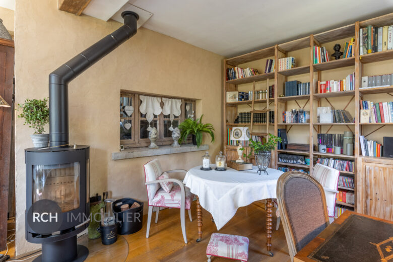 Photos du bien : Chaudon – Charmante maison ancienne en parfait état avec dépendances et garage