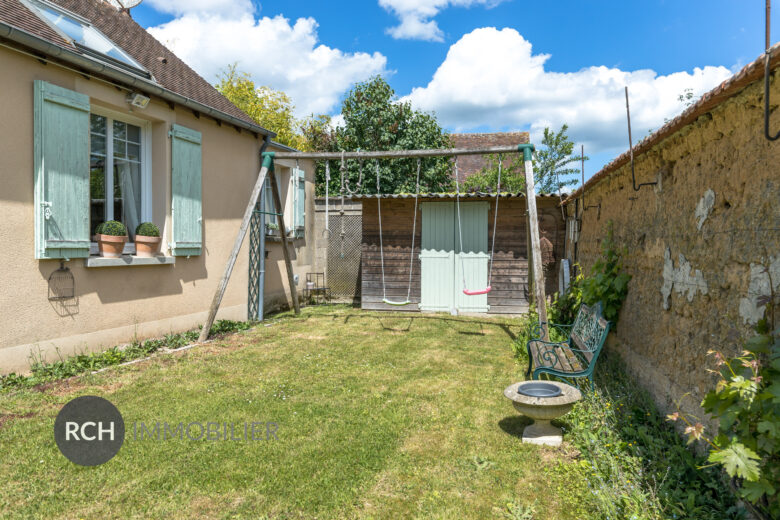 Photos du bien : Chaudon – Charmante maison ancienne en parfait état avec dépendances et garage