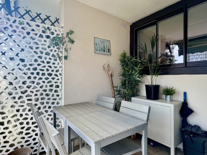 Photos du bien : Boulogne-Billancourt – République-Point du Jour – Magnifique 4 pièces entièrement rénové avec terrasses, balcon filant et vue dégagée sur un parc privé