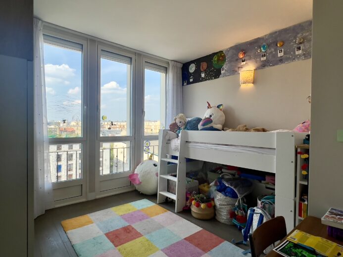 Photos du bien : Boulogne-Billancourt – République-Point du Jour – Magnifique 4 pièces entièrement rénové avec terrasses, balcon filant et vue dégagée sur un parc privé