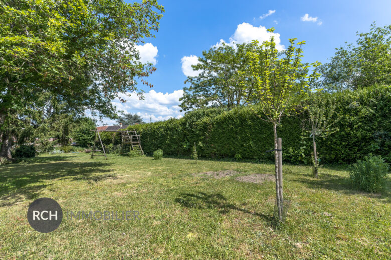Photos du bien : Exclusivité – Méré – Maison ancienne avec dépendance et joli jardin