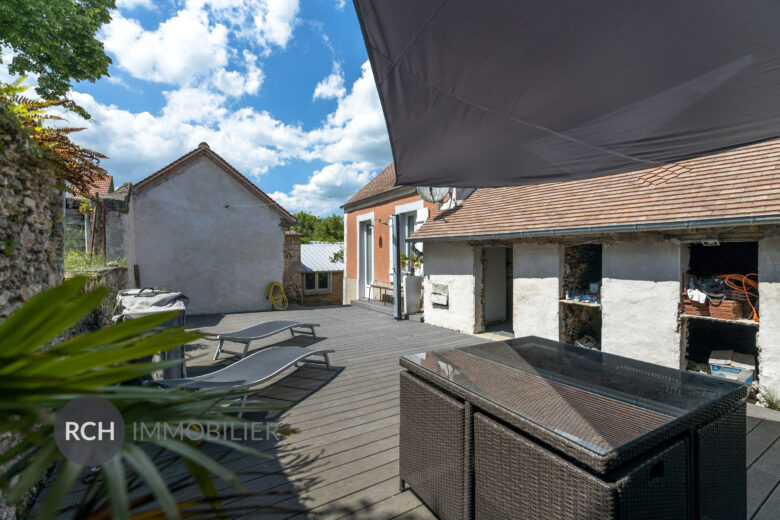 Photos du bien : Exclusivité – Méré – Maison ancienne avec dépendance et joli jardin