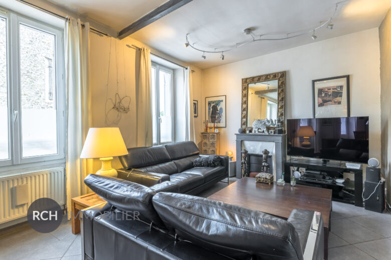 Photos du bien : Exclusivité – Méré – Maison ancienne avec dépendance et joli jardin