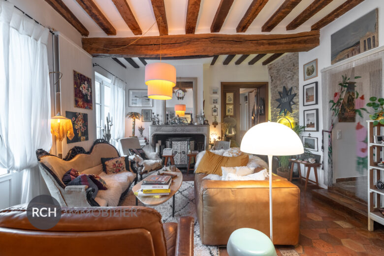 Photos du bien : Montfort-l’Amaury – Coeur historique – Belle maison de maître en coeur de village avec terrasses et jardins