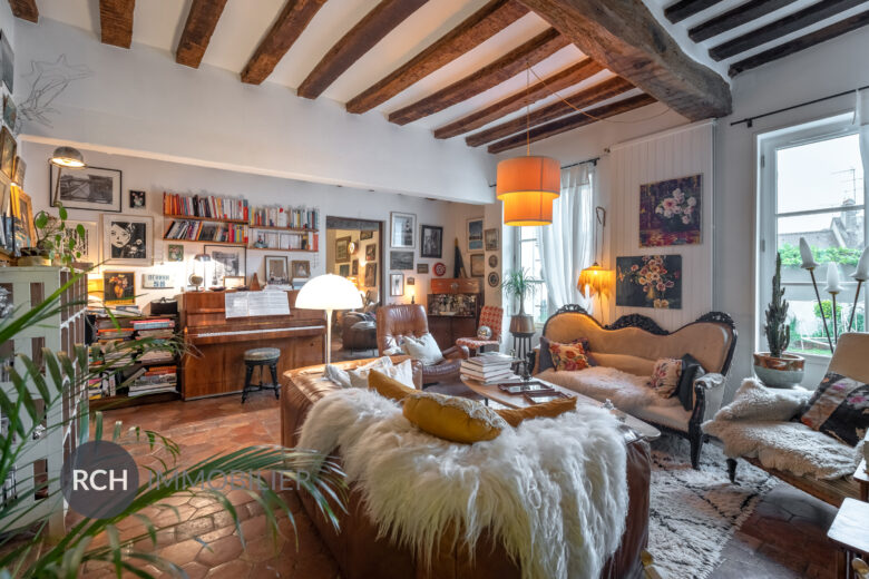 Photos du bien : Montfort-l’Amaury – Coeur historique – Belle maison de maître en coeur de village avec terrasses et jardins
