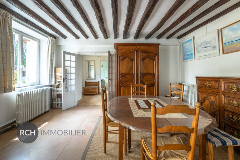 Photos du bien : Poigny-la-Forêt – Maison ancienne atypique dans un environnement privilégié