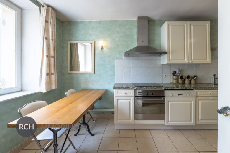 Photos du bien : Poigny-la-Forêt – Maison ancienne atypique dans un environnement privilégié