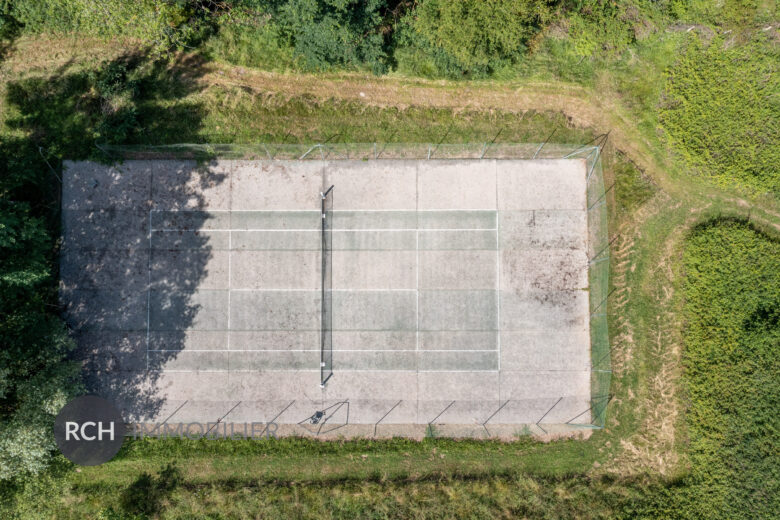 Photos du bien : Exclusivité – Gambais – Magnifique propriété ancienne avec dépendances, piscine et tennis