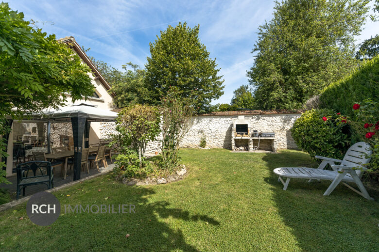 Photos du bien : Gressey – Belle longère restaurée avec dépendance dans un village de charme