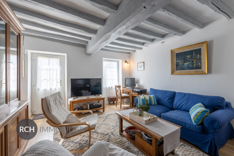Photos du bien : Gressey – Belle longère restaurée avec dépendance dans un village de charme