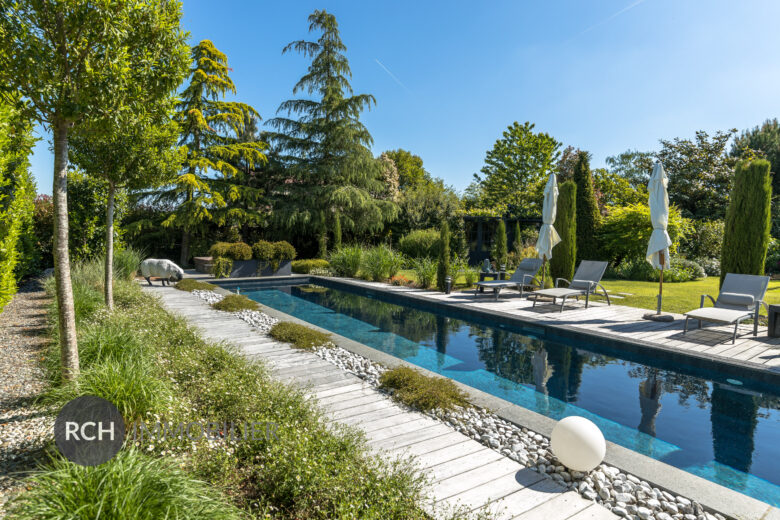 Photos du bien : Grosrouvre – Sublime maison ancienne entièrement rénovée avec piscine et jacuzzi