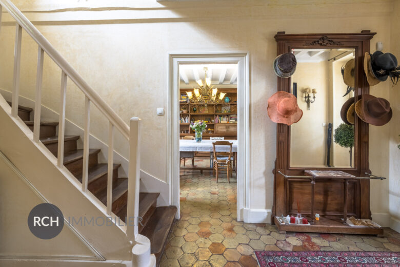 Photos du bien : Maulette – Maison de maître avec jardin arboré aux portes de Houdan