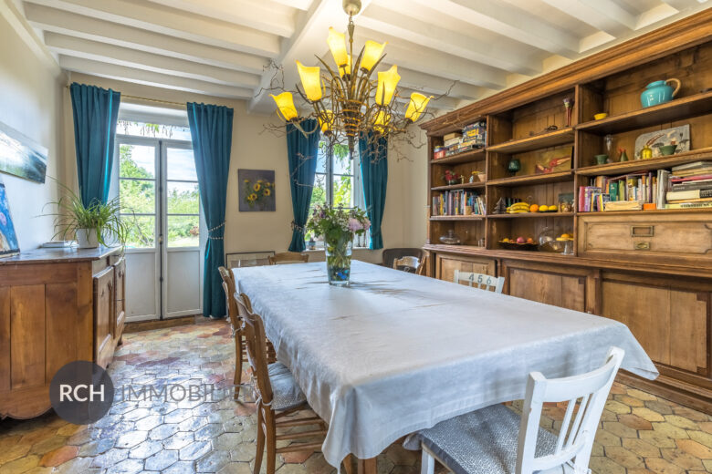 Photos du bien : Maulette – Maison de maître avec jardin arboré aux portes de Houdan