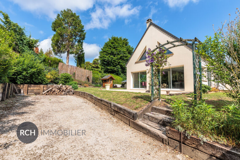 Photos du bien : Poigny-la-Forêt – Maison contemporaine en parfait état