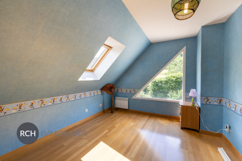 Photos du bien : Poigny-la-Forêt – Maison contemporaine en parfait état