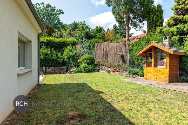 Photos du bien : Poigny-la-Forêt – Maison contemporaine en parfait état