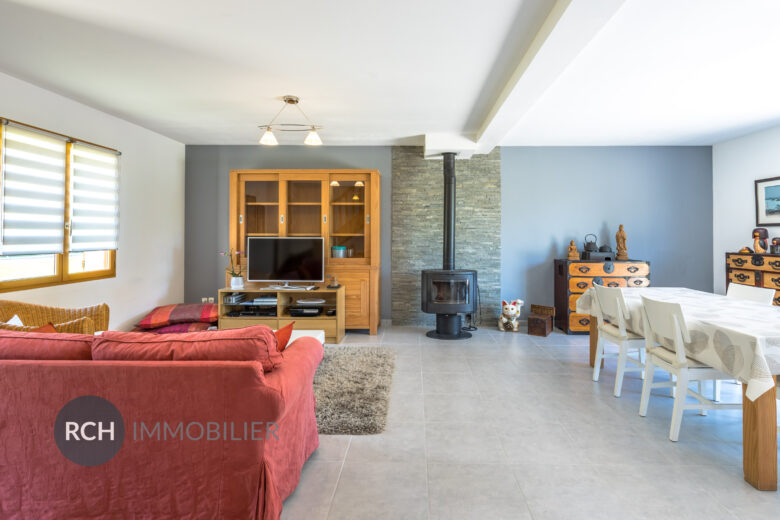 Photos du bien : Exclusivité – Vicq – Maison familiale en parfait état avec vue dégagée
