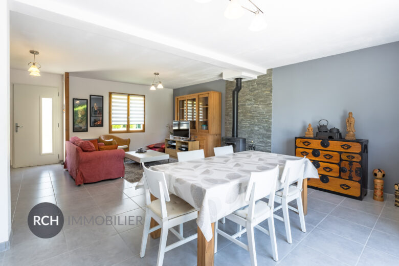Photos du bien : Exclusivité – Vicq – Maison familiale en parfait état avec vue dégagée