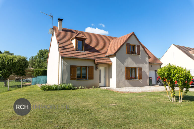 Photos du bien : Exclusivité – Vicq – Maison familiale en parfait état avec vue dégagée