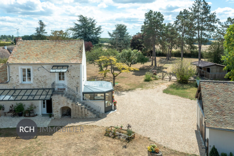 Photos du bien : Bréval – Grand corps de ferme rénové avec soin