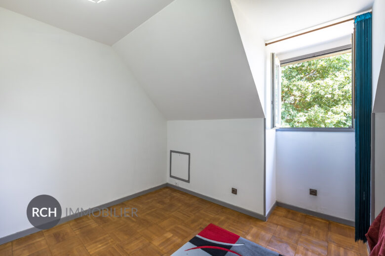 Photos du bien : Condé-sur-Vesgre – Jolie maison avec véranda au calme