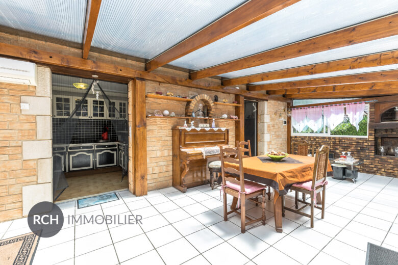 Photos du bien : Condé-sur-Vesgre – Jolie maison avec véranda au calme