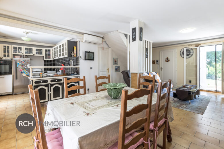 Photos du bien : Condé-sur-Vesgre – Jolie maison avec véranda au calme