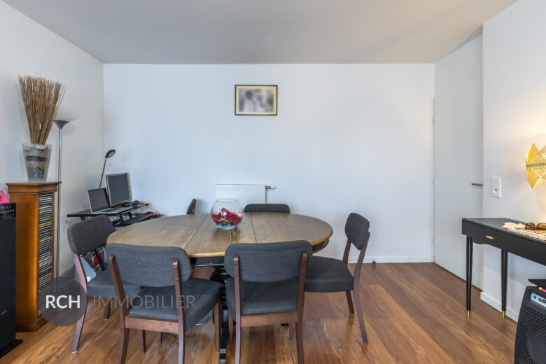 Photos du bien : Elancourt – Appartement 4 pièces avec terrasse et jardin privatif dans une résidence récente