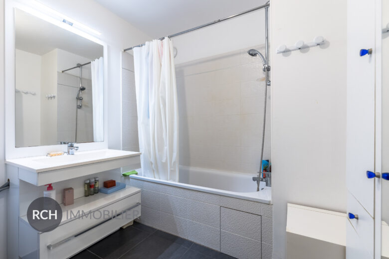 Photos du bien : Elancourt – Appartement 4 pièces avec terrasse et jardin privatif dans une résidence récente