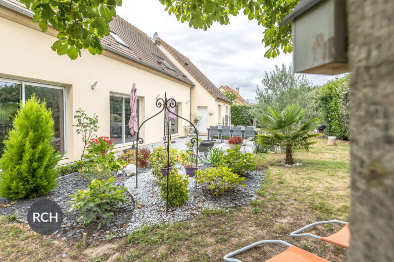 Photos du bien : Gambais – Jolie maison moderne en parfait état avec garage double