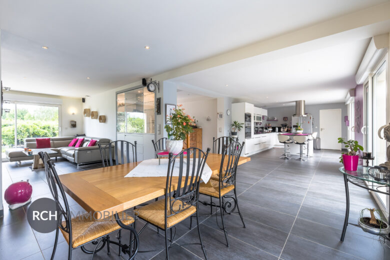 Photos du bien : Gambais – Jolie maison moderne en parfait état avec garage double
