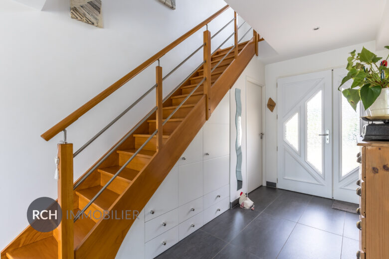 Photos du bien : Gambais – Jolie maison moderne en parfait état avec garage double