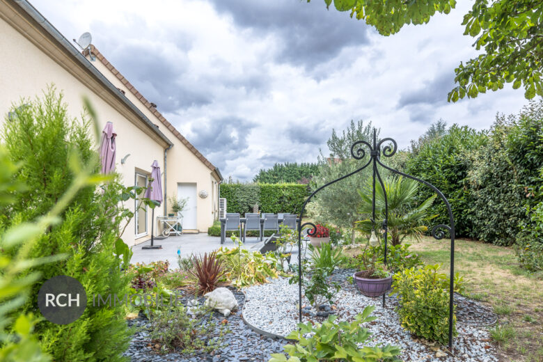 Photos du bien : Gambais – Jolie maison moderne en parfait état avec garage double