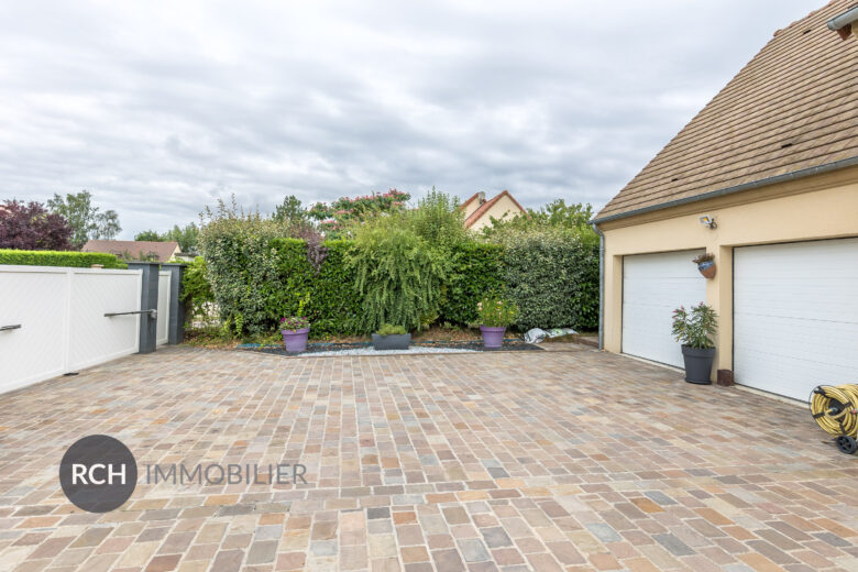 Photos du bien : Gambais – Jolie maison moderne en parfait état avec garage double