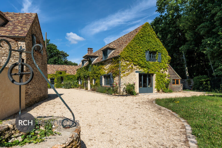 Photos du bien : Grosrouvre – Propriété ancienne avec maison d’amis entièrement rénovée avec goût