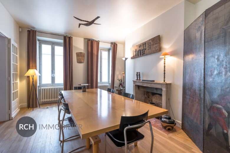 Photos du bien : Exclusivité – Houdan – Magnifique maison de maître avec jardin clos de murs au coeur du village médiéval
