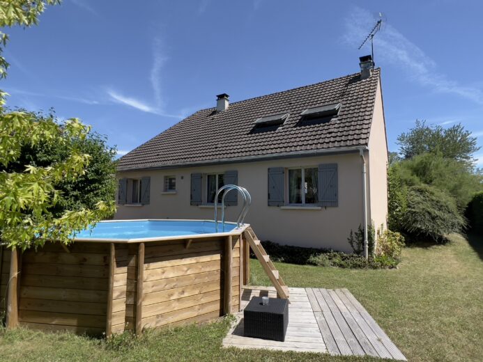Photos du bien : Richebourg – Maison traditionnelle familiale à deux pas de tous commerces