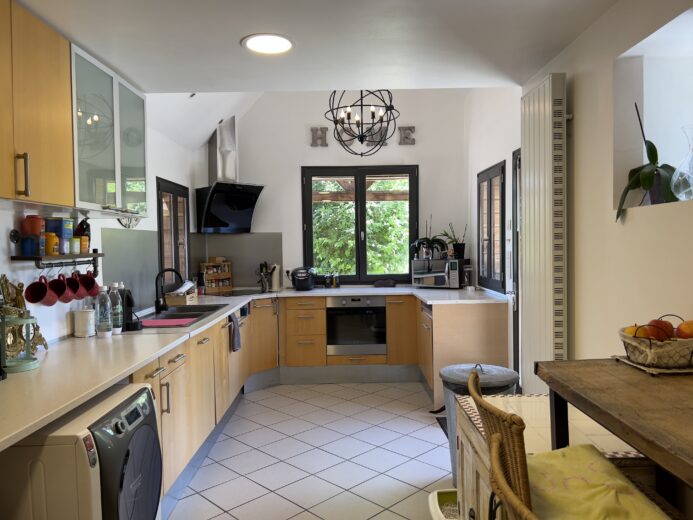 Photos du bien : Richebourg – Maison traditionnelle familiale à deux pas de tous commerces