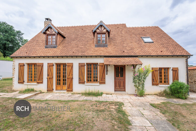 Photos du bien : La Queue lez Yvelines – Maison ancienne avec vue dégagée