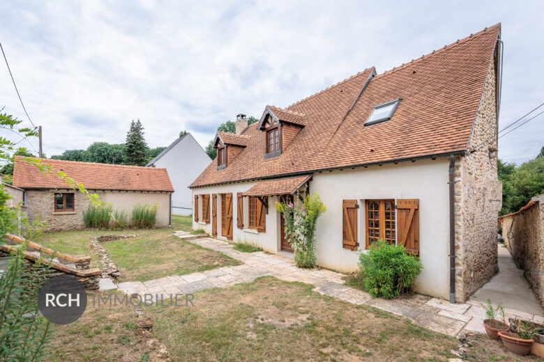 Photos du bien : La Queue lez Yvelines – Maison ancienne avec vue dégagée