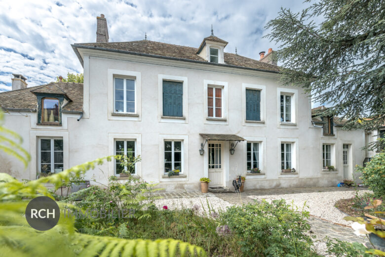 Photos du bien : Maulette – Maison de maître avec jardin arboré aux portes de Houdan
