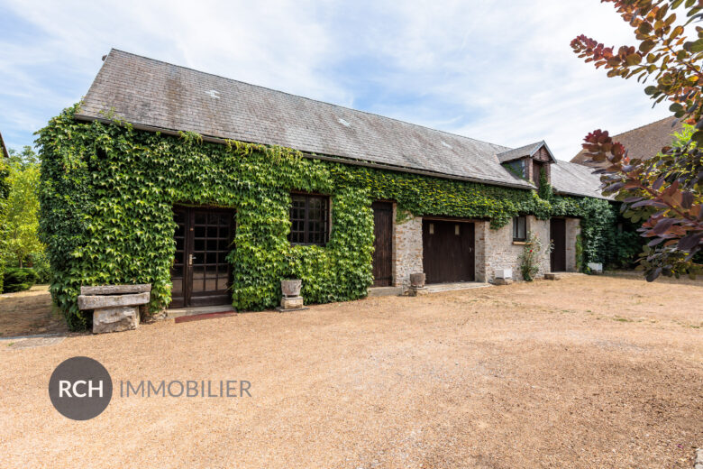 Photos du bien : Exclusivité – Orphin – Belle propriété ancienne avec dépendances