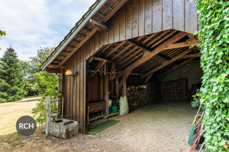 Photos du bien : Exclusivité – Orphin – Belle propriété ancienne avec dépendances